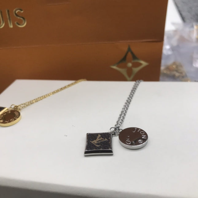 LV NECKLACE MONOGRAM SQUARE