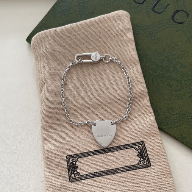 GG LOGO HEART-SHAPED PENDANT SILVER BRACELET