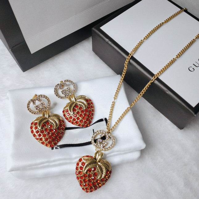 GG RED DIAMOND STRAWBERRY NECKLACE