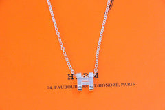 HM NECKLACE H LETTER OVAL SERIES