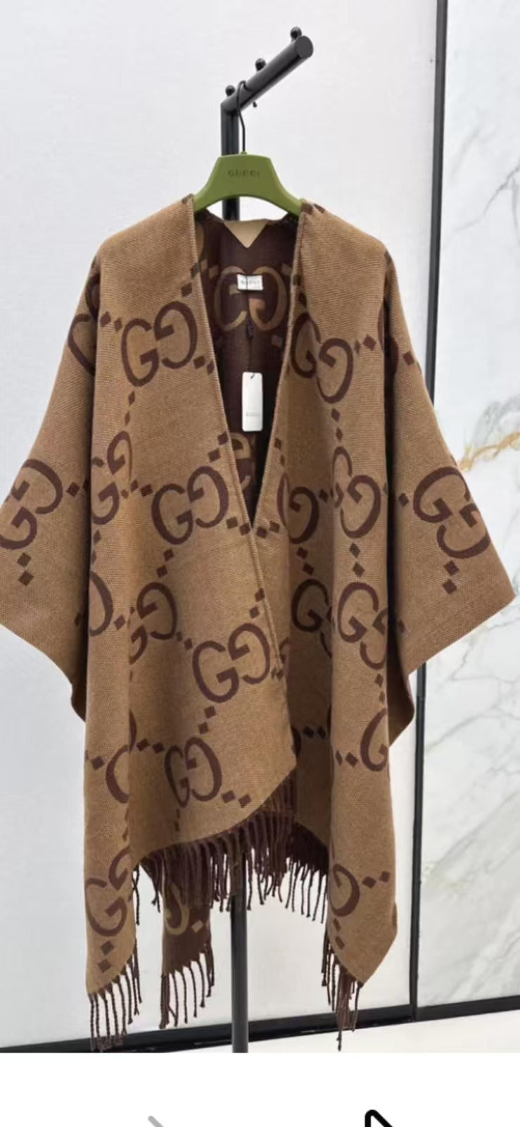GG REVERSIBLE JUMBO CASHMERE CAPE IN BROWN