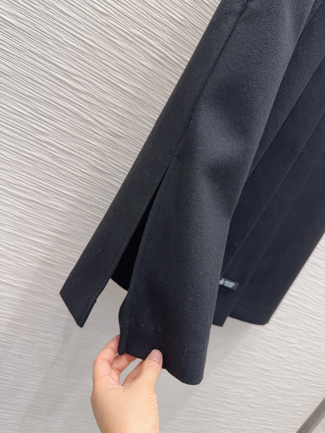 PRADA 25S LONG PLEATED SKIRT 211