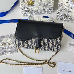 DIOR 25S MEDIUM SADDLE POUCH WITH CHAIN 21 IN BLUE BLACK DIOR OBLIQUE JACQUARD CANVAS AND CALFSKIN