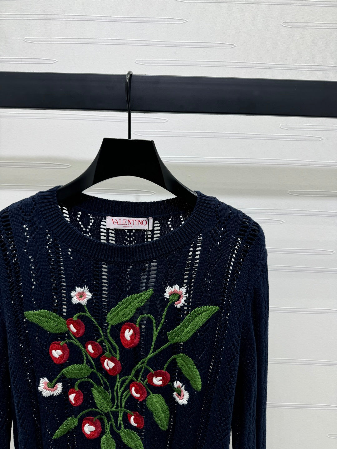 VALENTINO CREW NECK LONG-SLEEVE EMBROIDERED KNIT TOP 274958