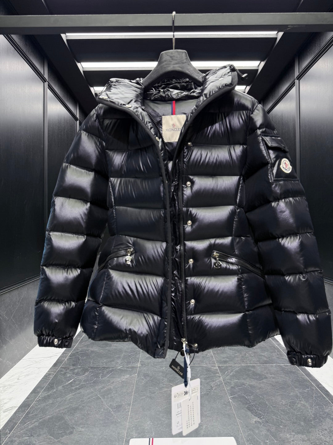 MONCLER 25S JACKET IN BLACK 016