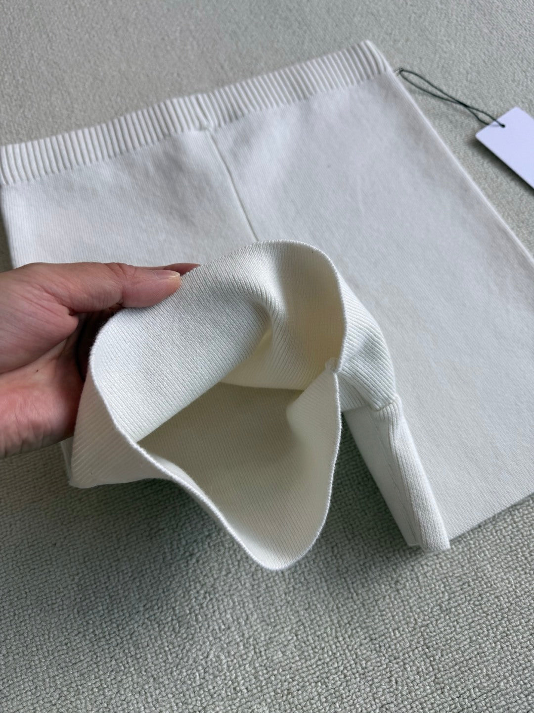 ALO SKINNY KNIT SHORTS STYLE 64