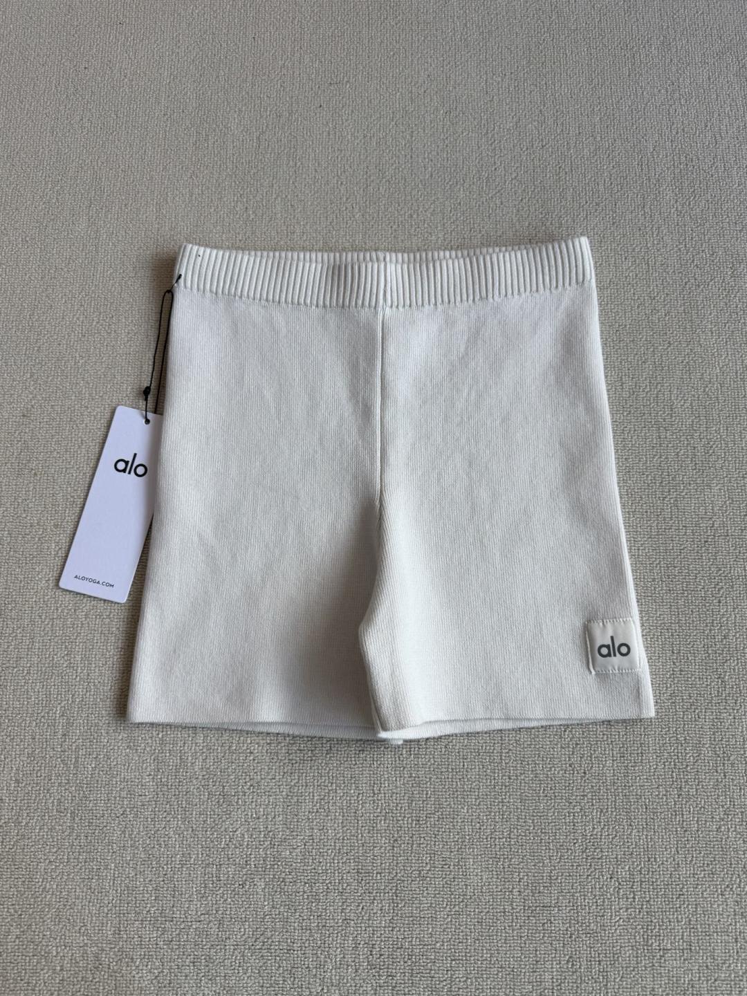 ALO SKINNY KNIT SHORTS STYLE 64