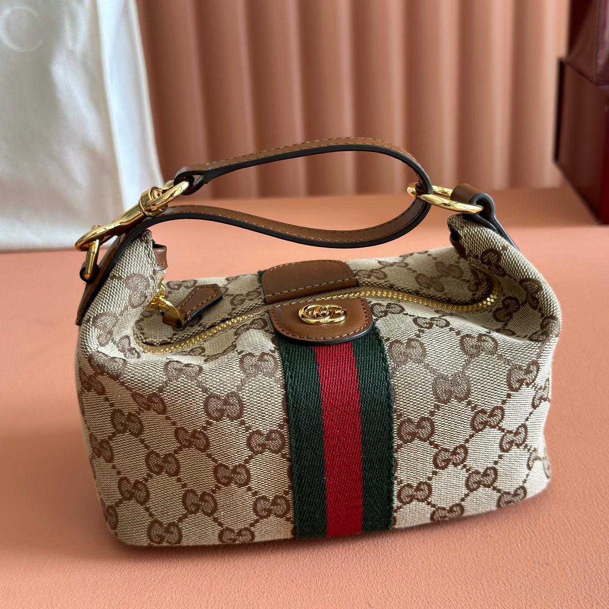 GUCCI 26S GIGLIO TOP HANDLE BAG 19 IN WARM BEIGE AND BROWN CANVAS