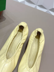 BOTTEGA VENETA 26S HIGH HEELS 40 MM IN LIGHT YELLOW CALFSKIN