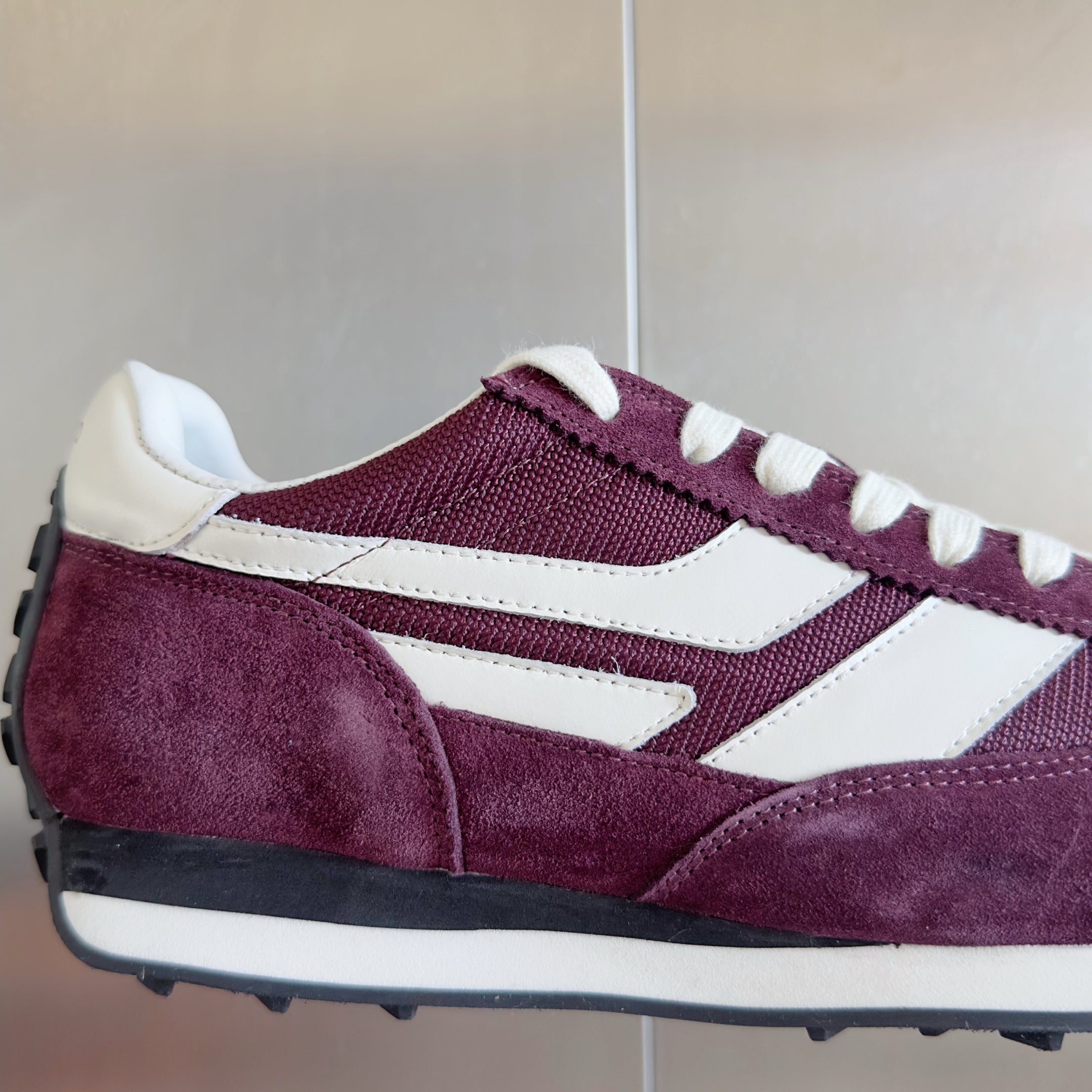 TOM FORD 26S SNEAKERS IN WINE RED SUEDE