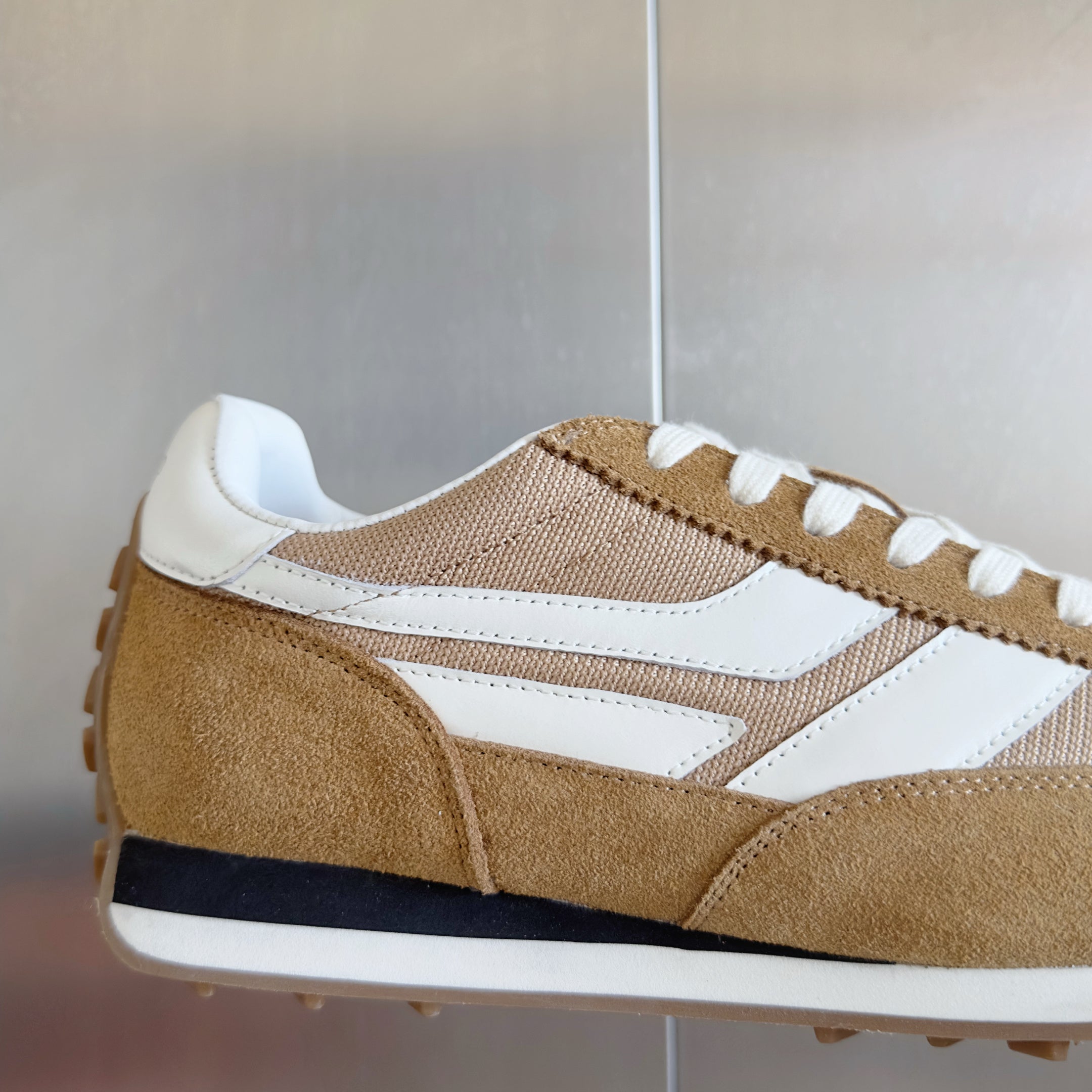 TOM FORD 26S SNEAKERS IN LIGHT BROWN SUEDE