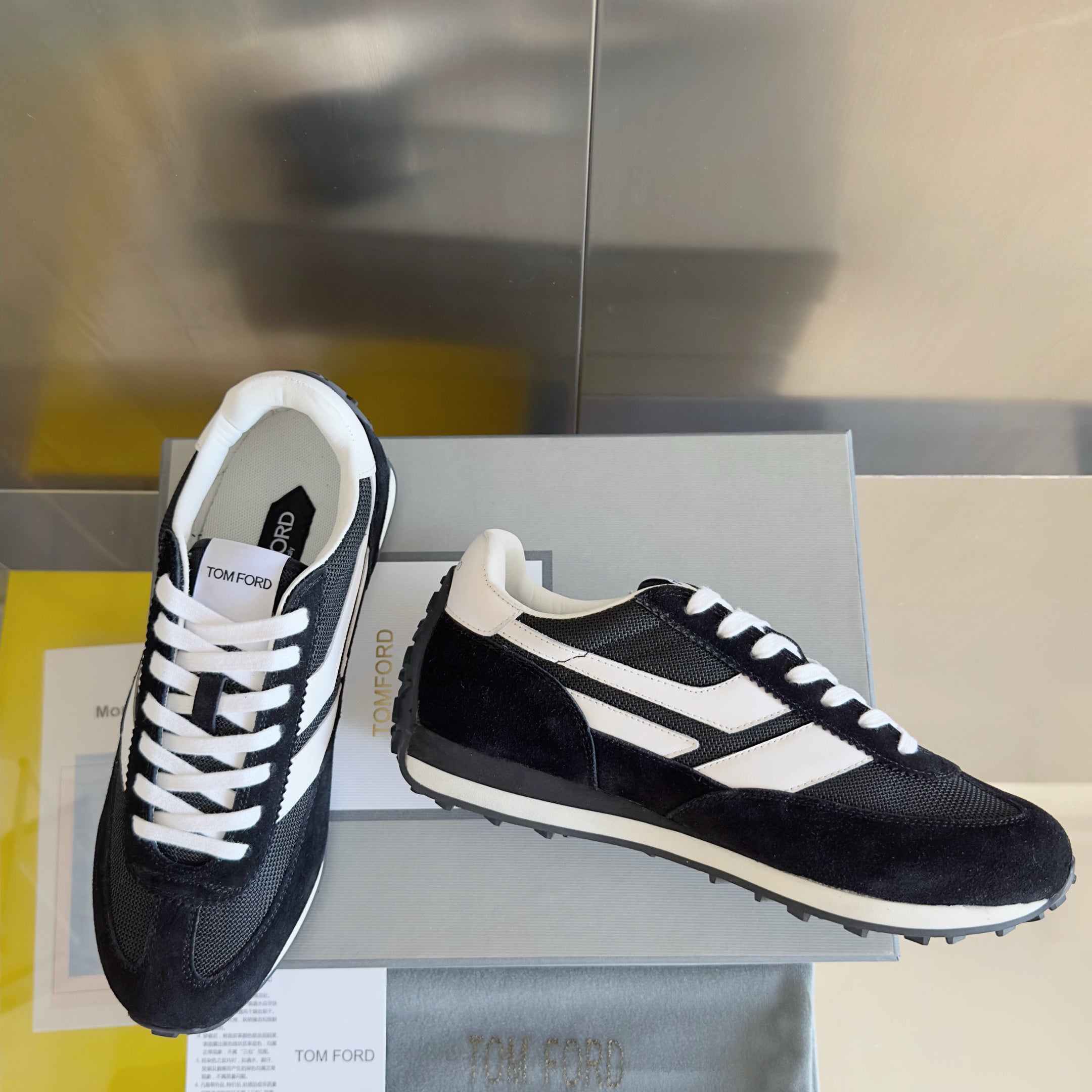 TOM FORD 26S SNEAKERS IN BLACK SUEDE