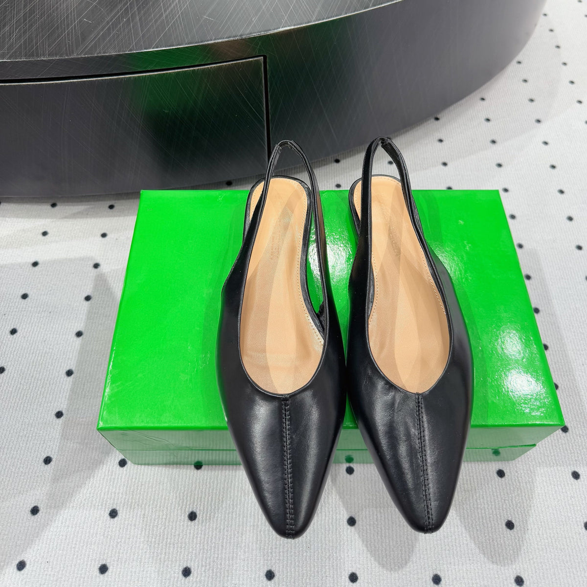 BOTTEGA VENETA 26S SLINGBACK FLATS IN BLACK CALFSKIN