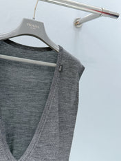 PRADA 26S V-NECK KNIT VEST 814