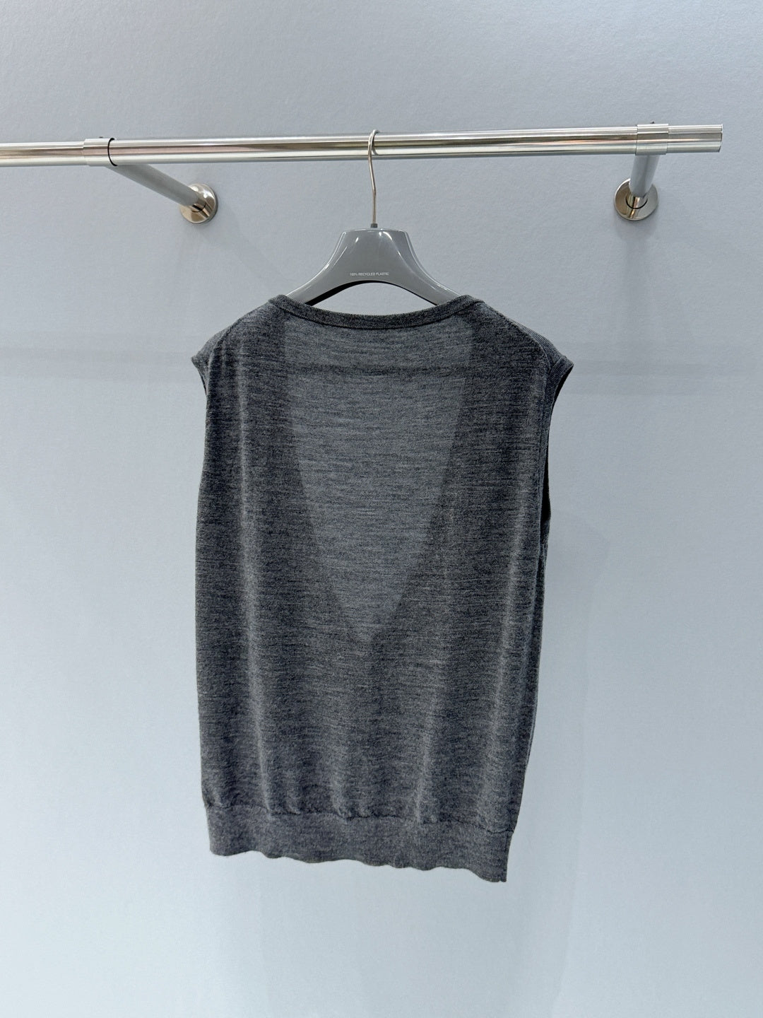 PRADA 26S V-NECK KNIT VEST 814