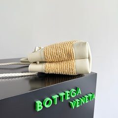 BOTTEGA VENETA 25S SMALL ANDIAMO 25 IN IVORY CALFSKIN AND RAFFIA