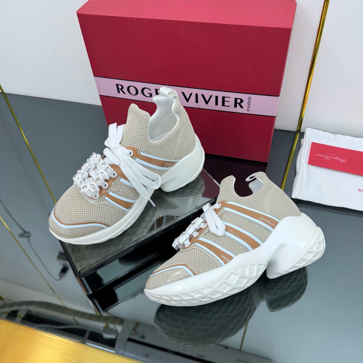VIV' RUN SNEAKERS IN BEIGE TECHNICAL FABRIC WITH BROWN AND WHITE CALFSKIN
