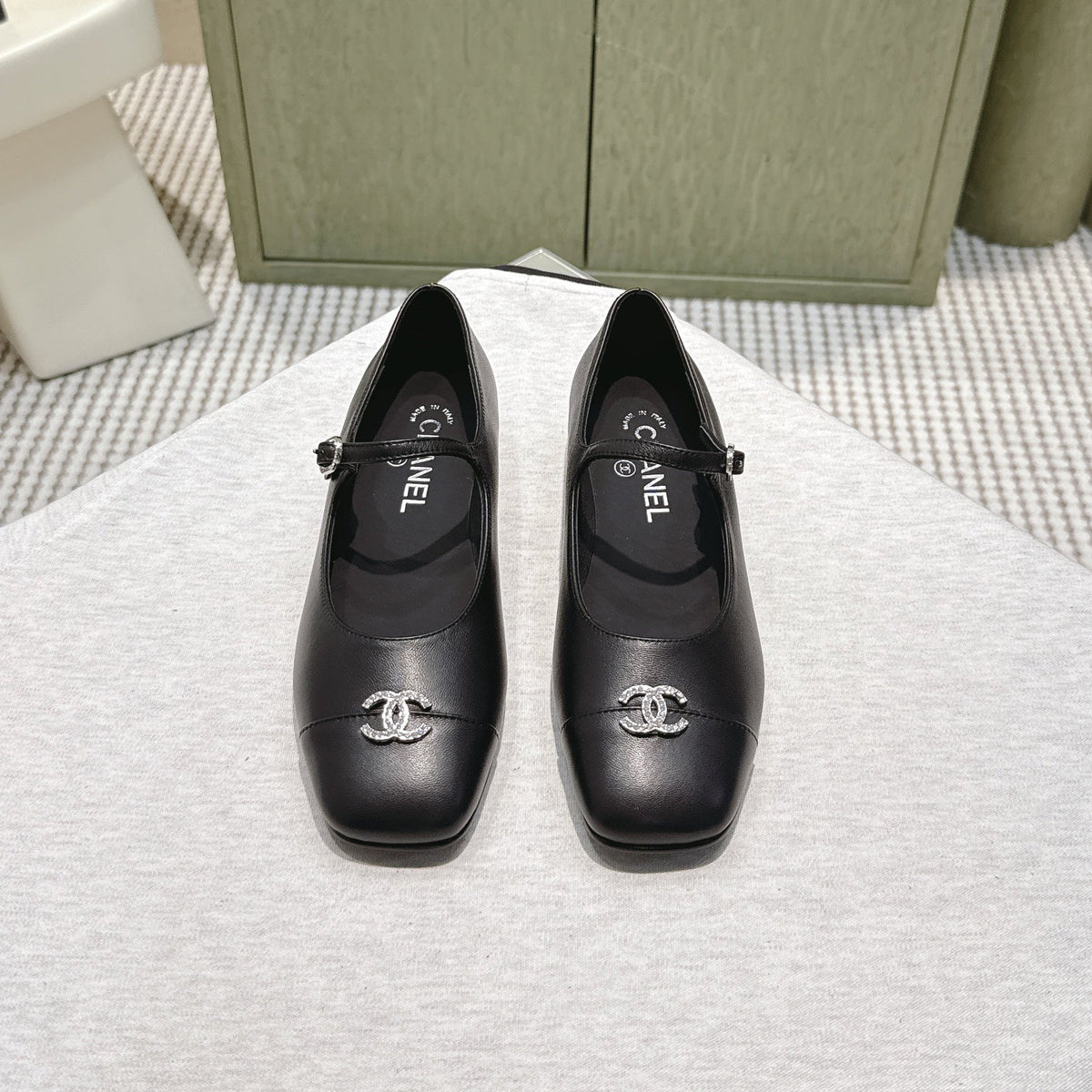 CHANEL 25S MARY JANE FLATS IN BLACK CALFSKIN SILVER HARDWARE