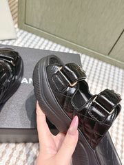 CHANEL 25S STRAP SANDALS IN BLACK PATENT CALFSKIN SILVER HARDWARE