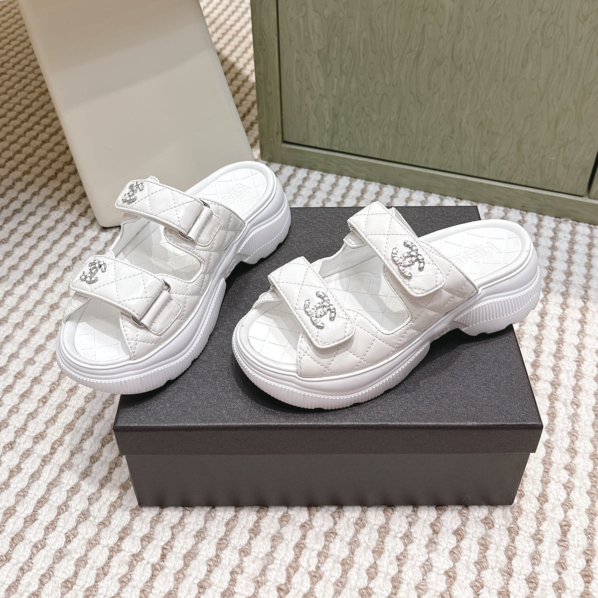 CHANEL 25S STRAP SANDALS IN WHITE PATENT CALFSKIN SILVER HARDWARE