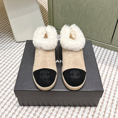 CHANEL 25S SHORT SUEDE BOOTS IN BEIGE AND BLACK WITH SHEEPSKIN LINING