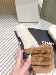 CHANEL 25S FLUFFY SLIDERS IN BEIGE AND CARAMEL