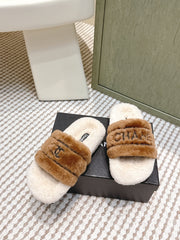 CHANEL 25S FLUFFY SLIDERS IN BEIGE AND CARAMEL