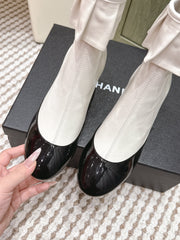CHANEL 25S ANKLE BOOTS IN  WHITE CALFSKIN AND BLACK GLOSSY TOE RUCHED