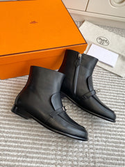 HM 25S KELSY ANKLE BOOT IN BLACK LAMBSKIN WITH SILVER HARDWARE