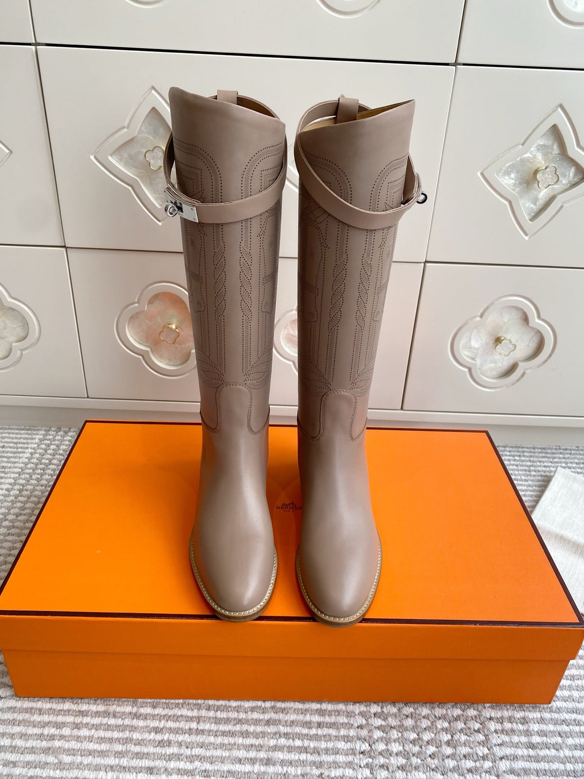 HM 25S JUMPING BOOTS IN LIGHT CARAMEL BROWN LAMBSKIN WITH SILVER HARDWARE