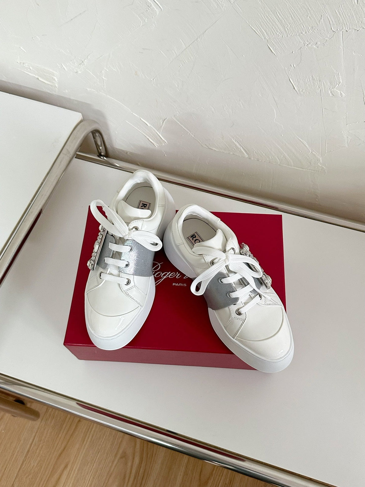 VIV' SKATE SNEAKERS IN WHITE CALFSKIN SILVER GLITTER STRAP AND CRYSTAL BUCKLE