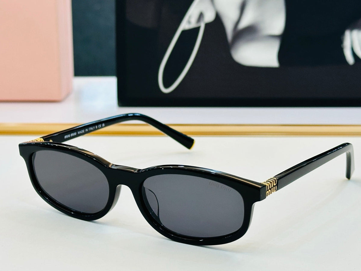 MIU SUNGLASSES IN RECTANGULAR ACETATE 646116