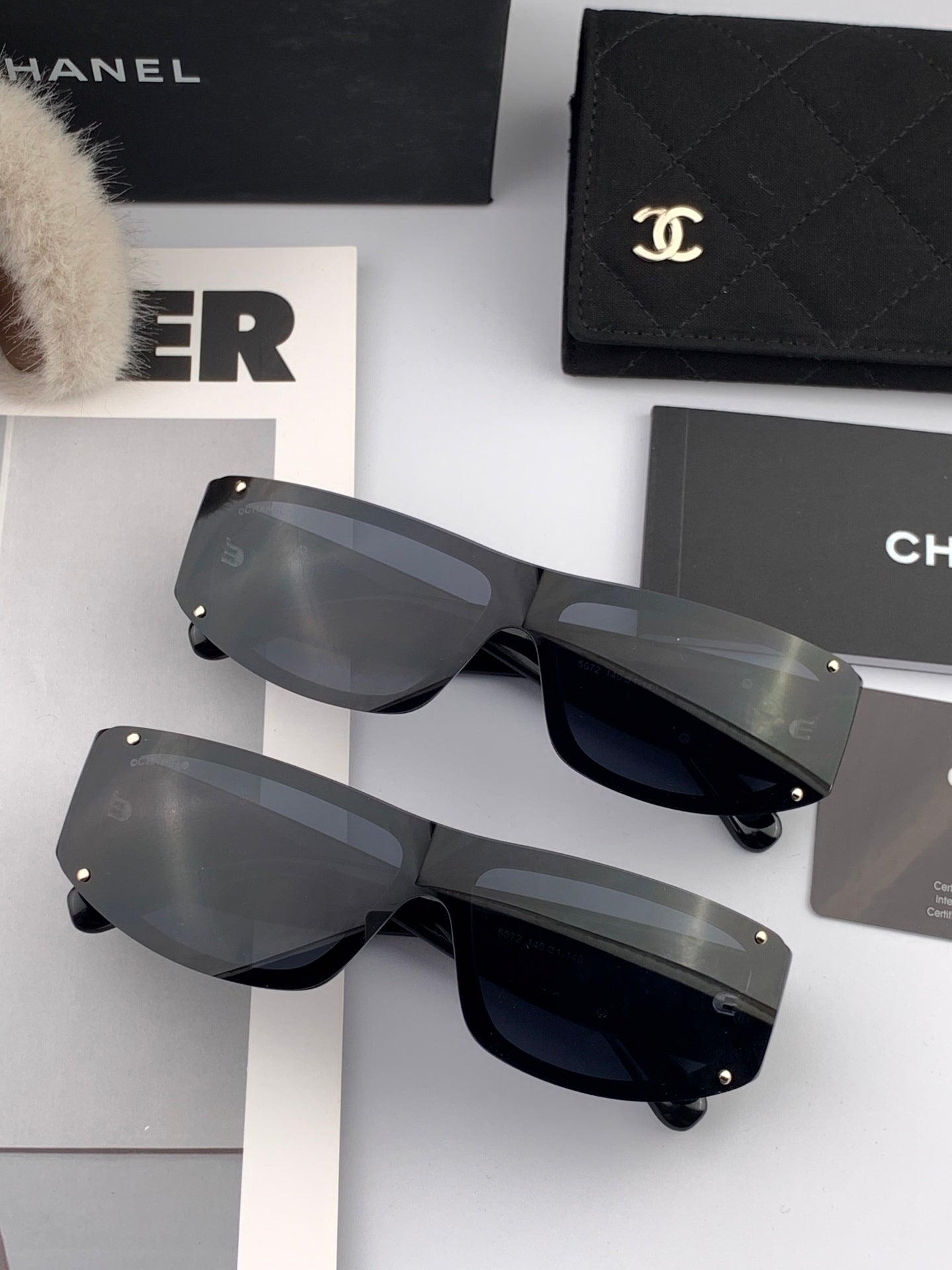 RECTANGULAR SUNGLASSES CH2507 IN ACETATE