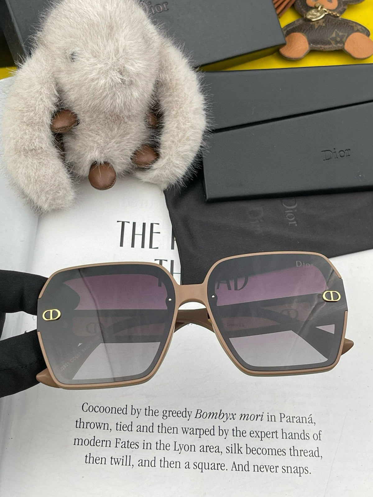 MONTAIGNE SQUARE SUNGLASS D1292 IN LIGHT BROWN ACETATE