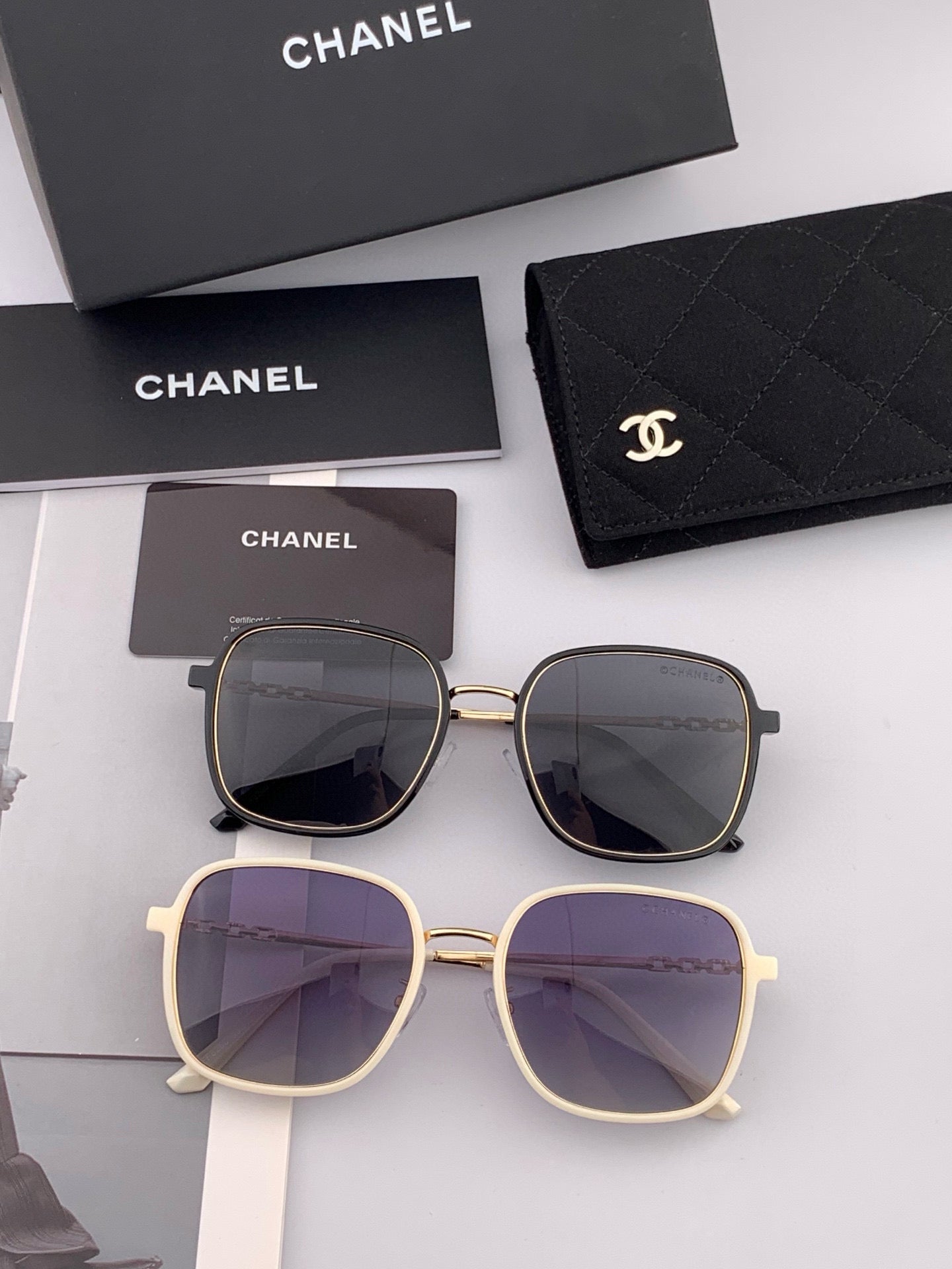 SQUARE SUNGLASSES CH0826 IN METAL