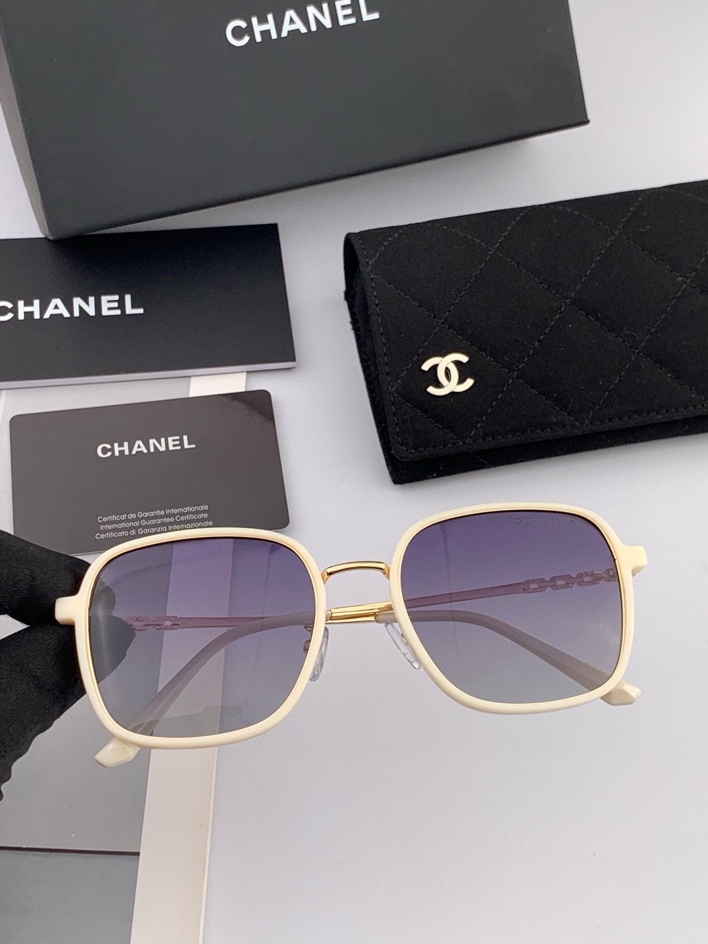 SQUARE SUNGLASSES CH0826 IN METAL