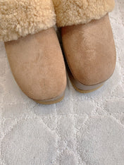 CELINE 25S DANA WEDGE MULE 70MM IN LIGHT BROWN SUEDE CALFSKIN AND SHEARLING