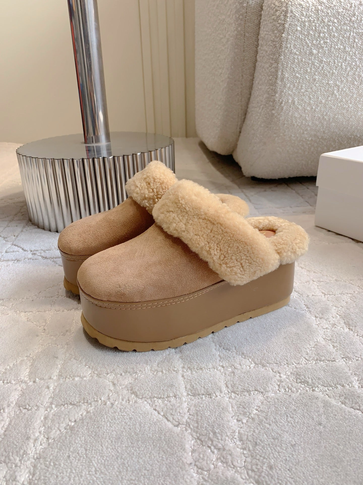 CELINE 25S DANA WEDGE MULE 70MM IN LIGHT BROWN SUEDE CALFSKIN AND SHEARLING