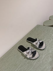 CAGOLE FLAT SANDALS IN SILVER WAX-OIL SHEEPSKIN