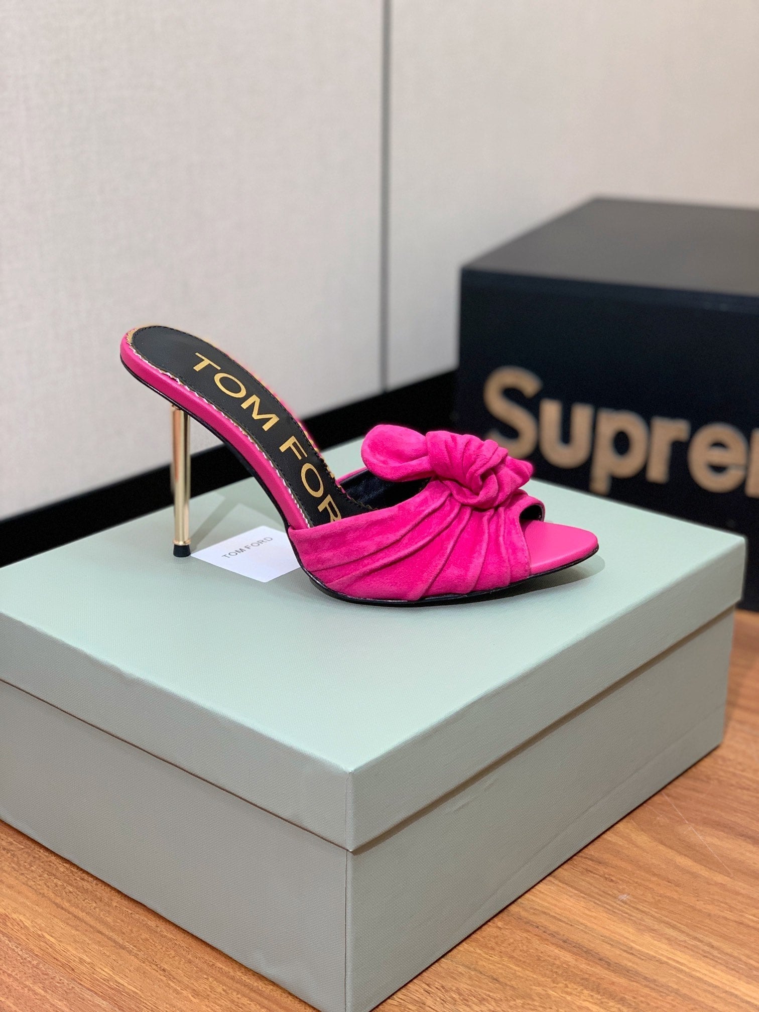 HIGH HEEL MULE 10 CM IN BRIGHT PINK SUEDE