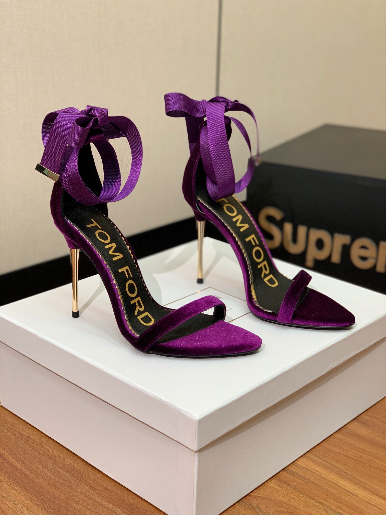ANKLE SANDAL 10 CM IN PLUM PURPLE VELVET AND SILK