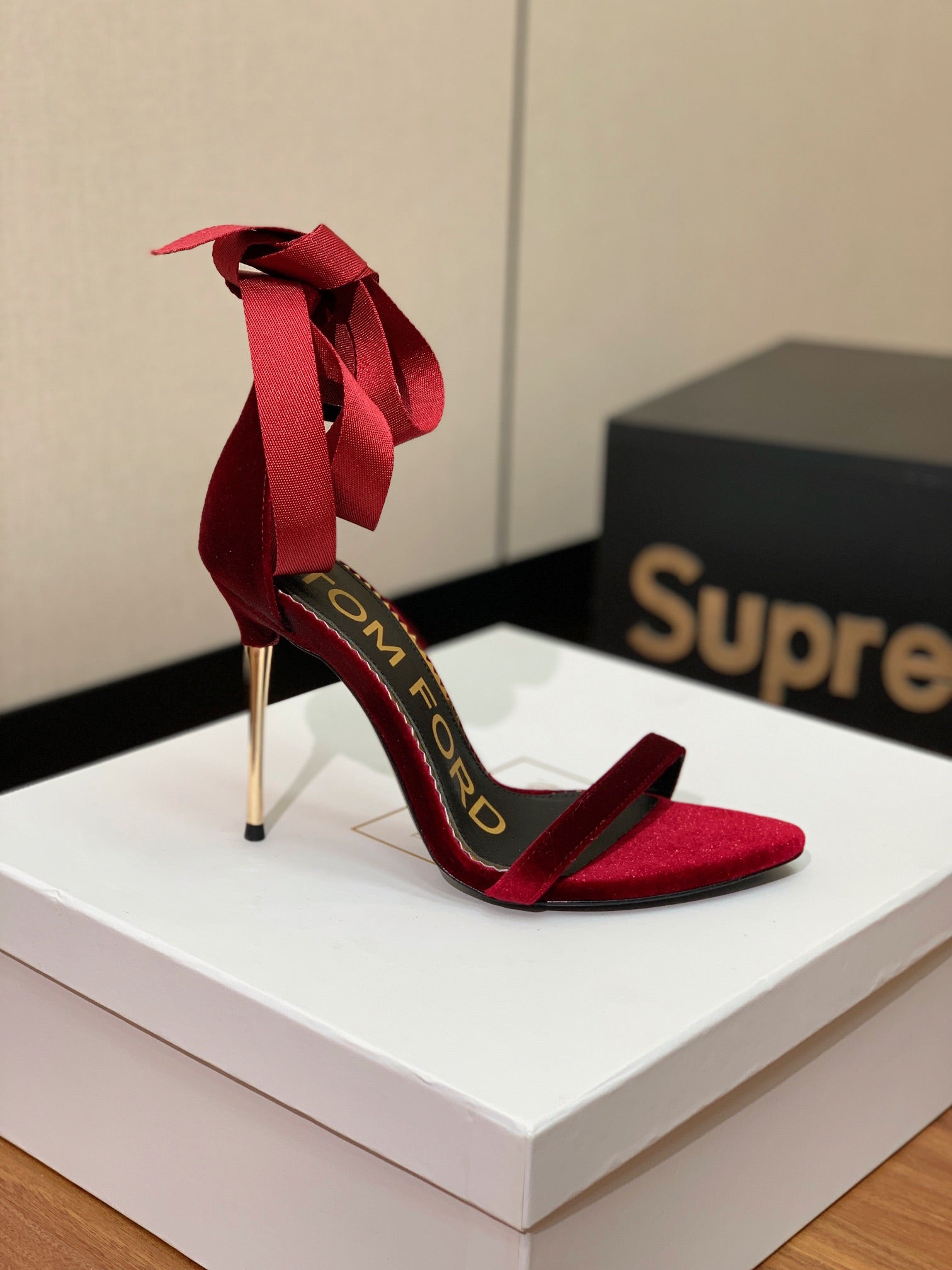 ANKLE SANDAL 10 CM IN CRIMSON RED VELVET AND SILK