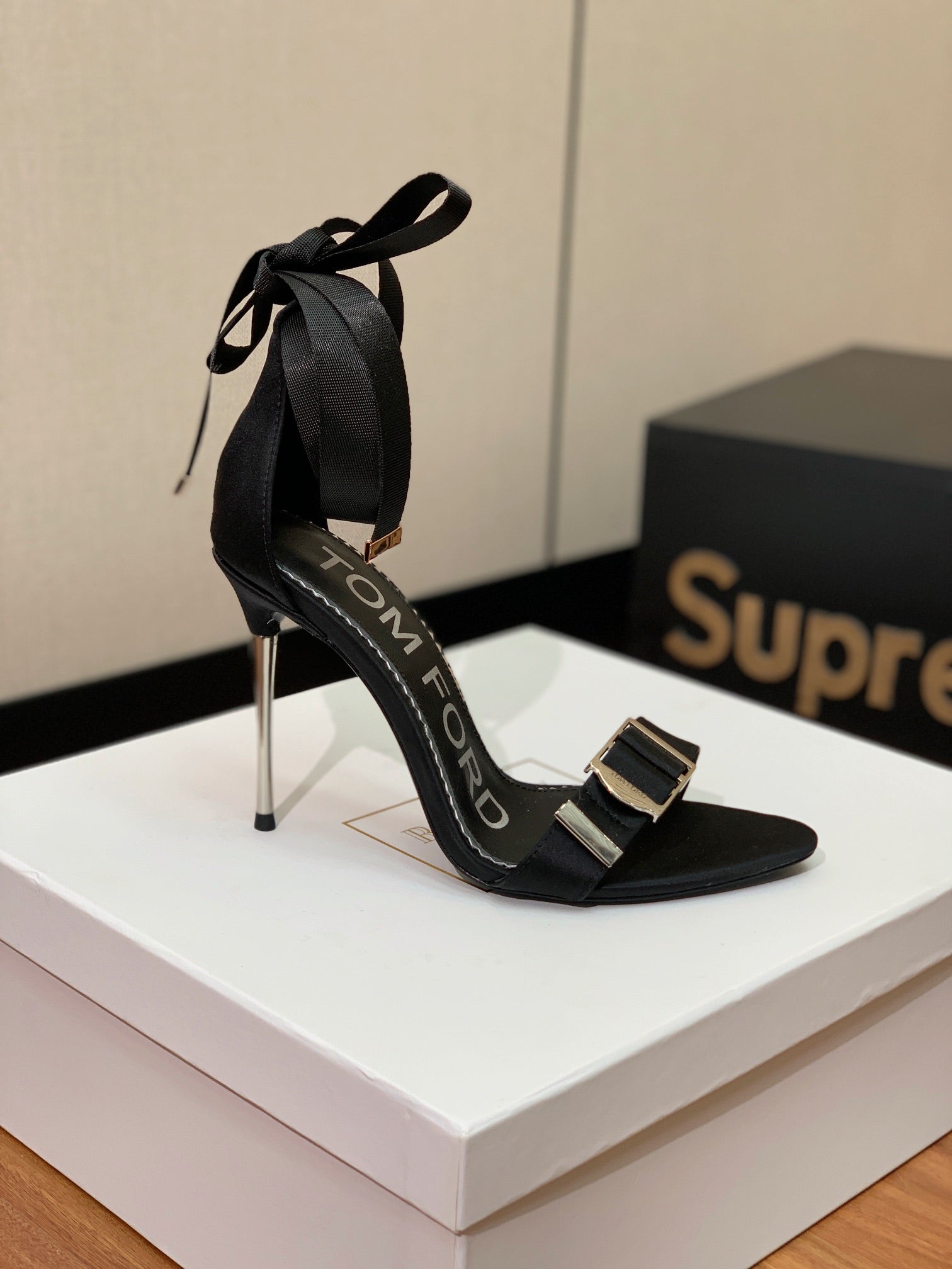 ANKLE SANDAL 10 CM IN BLACK SILK AND SHEEPSKIN