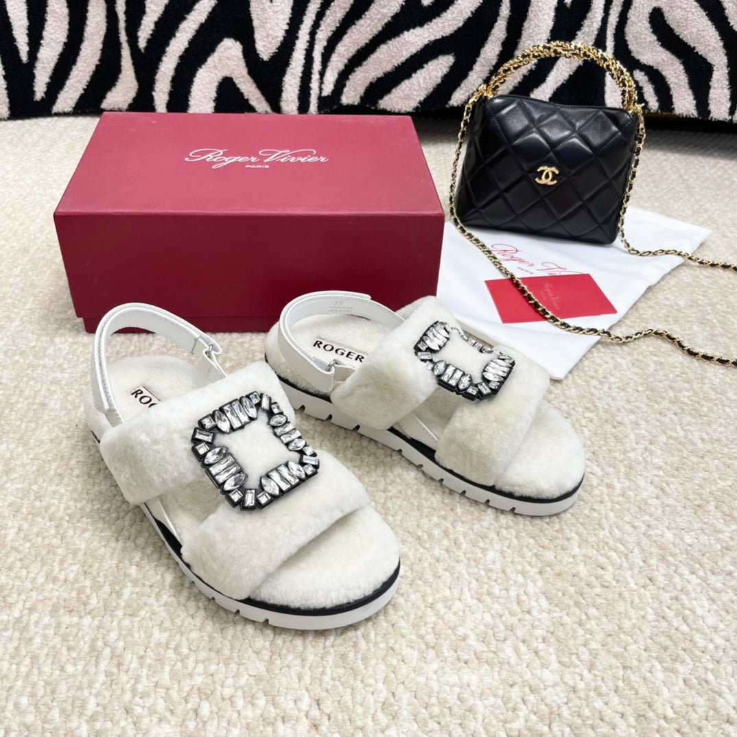VIV' WINTER FUR STRASS BUCKLE SANDALS IN WHITE SHEEPSKIN