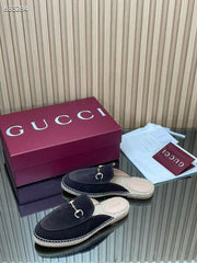 GUCCI 26S LOAFER MULES IN BLACK SUEDE