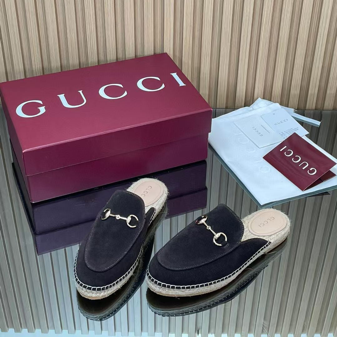 GUCCI 26S LOAFER MULES IN BLACK SUEDE