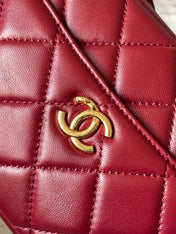 CAMERA BAG 18 IN RED QUILTED LAMBSKIN DOUBLE C GOLD COIN