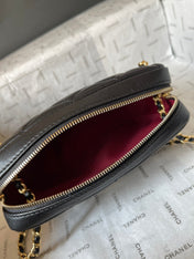 CAMERA BAG 18 IN BLACK QUILTED LAMBSKIN DOUBLE C GOLD COIN