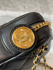 CAMERA BAG 18 IN BLACK QUILTED LAMBSKIN DOUBLE C GOLD COIN