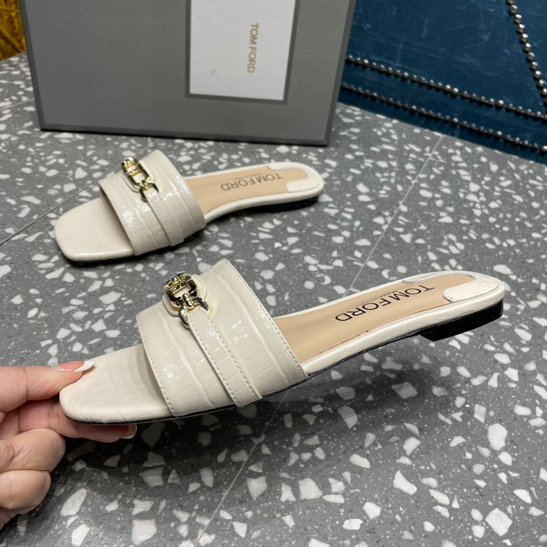 FLAT MULE IN WHITE CREAM CALFSKIN